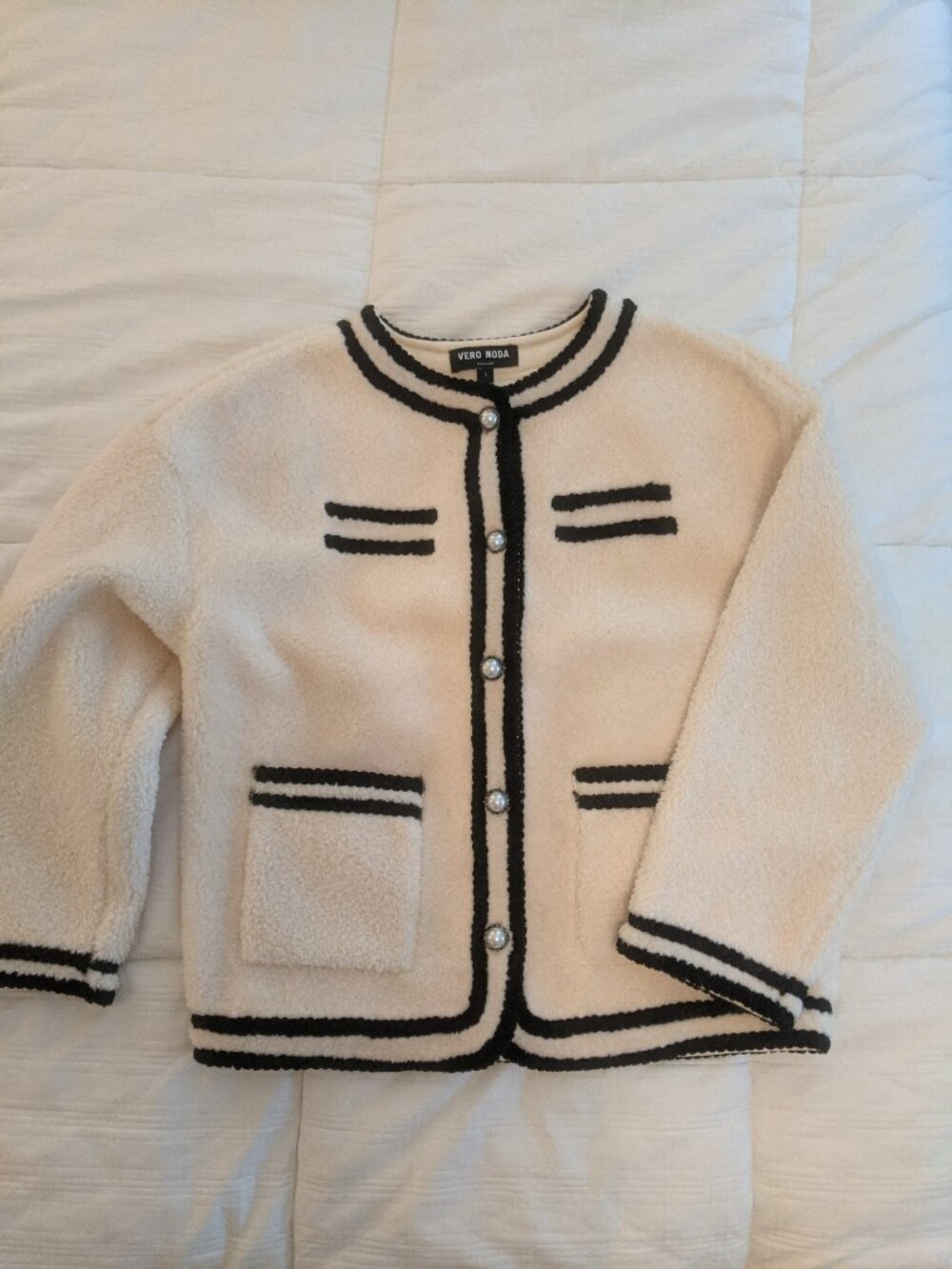 Vero Moda Sherpa Jacket – Women’s Small – Cream/Black Contrast